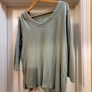 J. Jill Soft Green Long Sleeve V-Neck Top